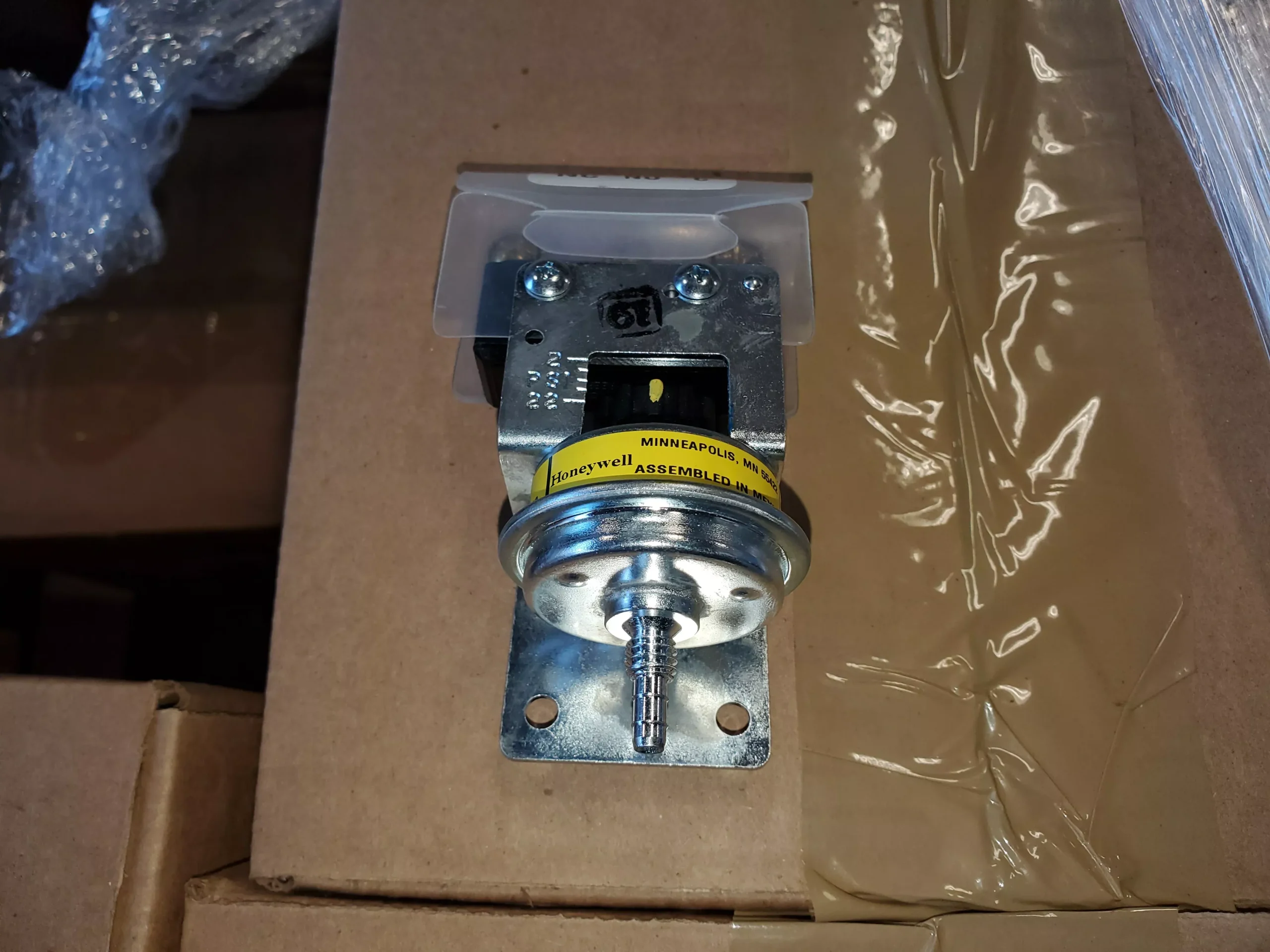 2 to 22 PSIG Air Pressure Sensing Switch