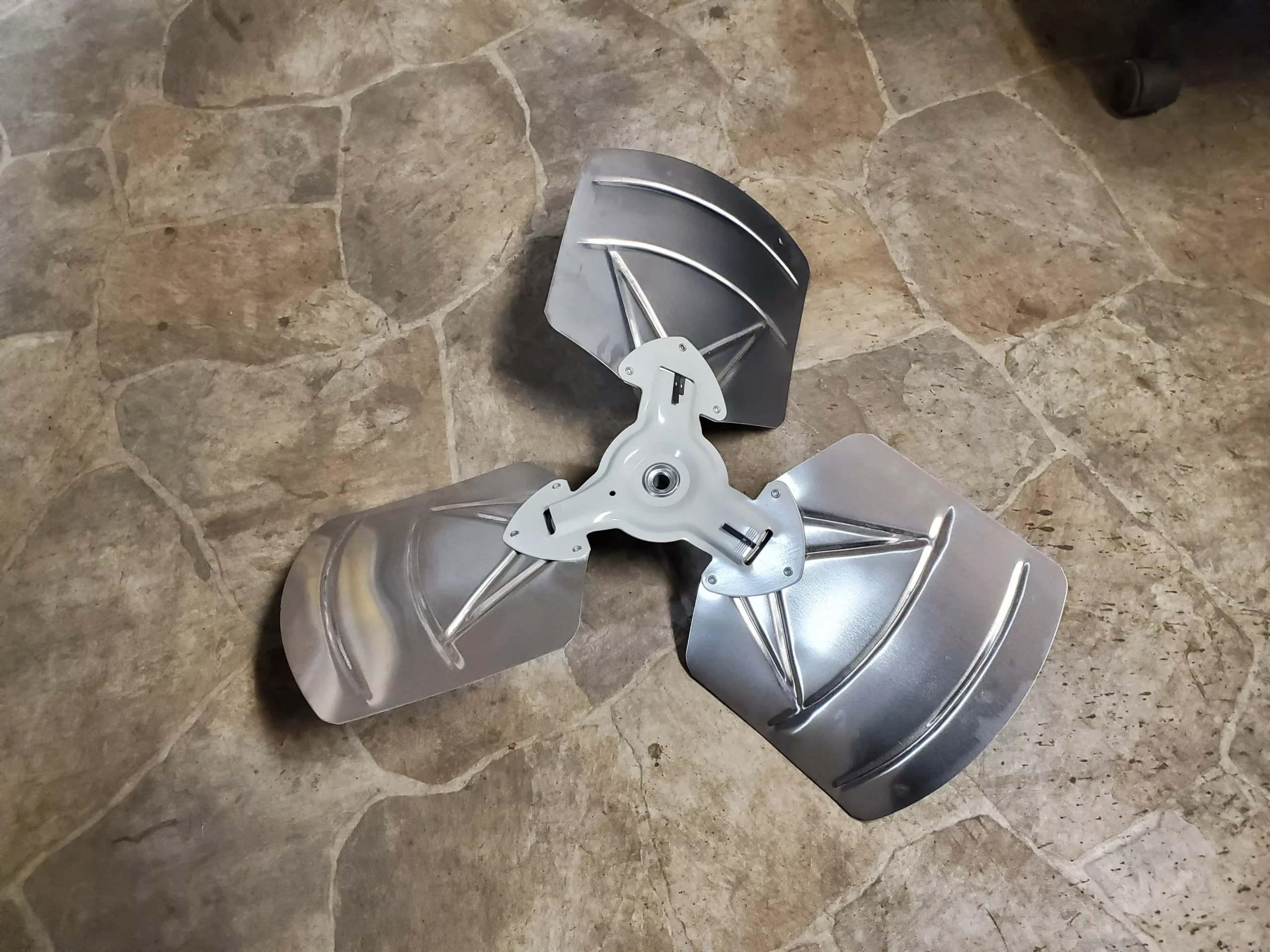 24" Fan Blade, 3 Blade CW